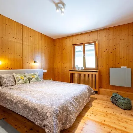 Silent Peak Lodge, Holzhaus In Traumlage, 180qm *