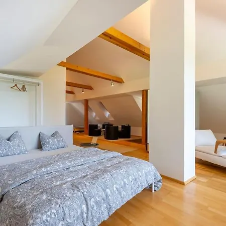 Holiday home Silent Peak Lodge, Holzhaus In Traumlage, 180qm *