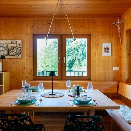 Silent Peak Lodge, Holzhaus In Traumlage, 180qm